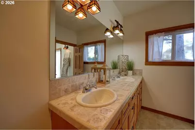 163 W 1st Ave, Cannon Beach, OR 97110 - Photo 21