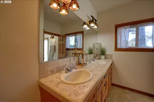163 W 1st Ave, Cannon Beach, OR 97110 - Photo 21
