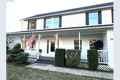 721 S Park St, Carlton, OR 97111 - Photo 1