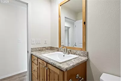 625 N 16th St, Cottage Grove, OR 97424 - Photo 35