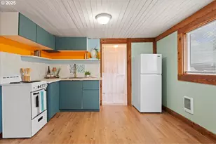 830 Oceanway St, Seaside, OR 97138 - Photo 7