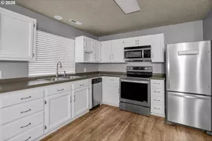 8044 SE Malden St, Portland, OR 97206 - Photo 5