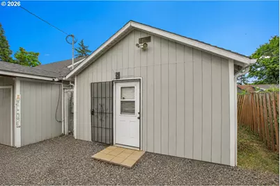 8044 SE Malden St, Portland, OR 97206 - Photo 23