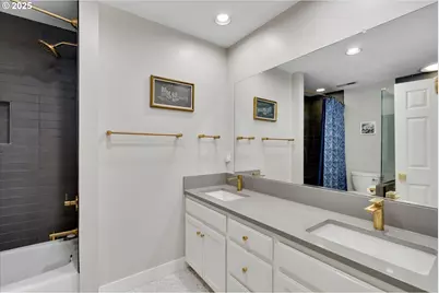 1300 Tyndall Ct, Lake Oswego, OR 97034 - Photo 41