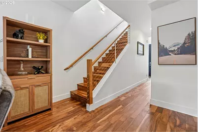 805 NW Victoria Ave, Gresham, OR 97030 - Photo 5