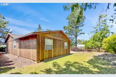 5450 Hacienda Ave, Lincoln City, OR 97367 - Photo 11