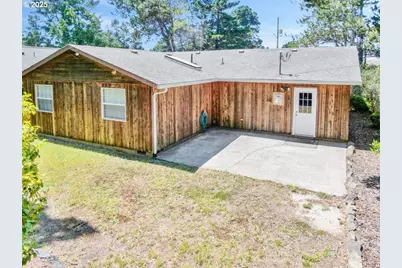 5450 Hacienda Ave, Lincoln City, OR 97367 - Photo 9