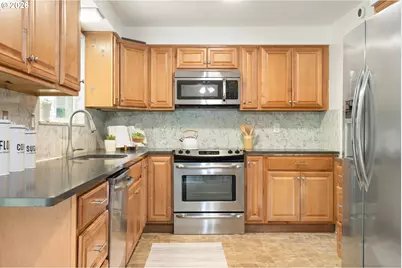 15116 SE Gladstone Dr, Portland, OR 97236 - Photo 11