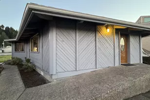 566 Greenwood Ave, Reedsport, OR 97467 - Photo 21