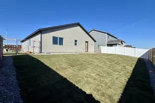 876 E Kinsley Ave, Hermiston, OR 97838 - Photo 9
