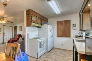 810 SW 10th St, Pendleton, OR 97801 - Photo 15