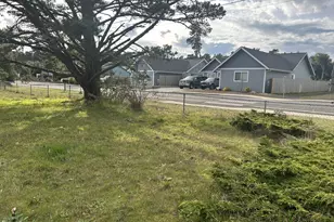 1612 34th St, Florence, OR 97439 - Photo 25