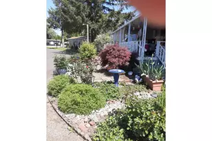 570 N 10th Ave, Cornelius, OR 97113 - Photo 3