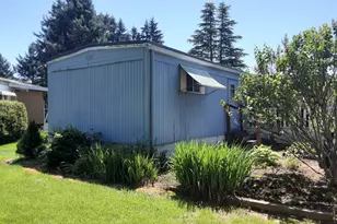 570 N 10th Ave, Cornelius, OR 97113 - Photo 5