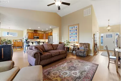 405 S Balm St, Yamhill, OR 97148 - Photo 9