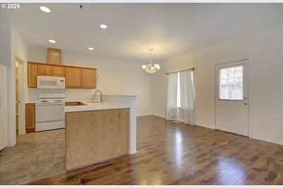 9715 NE 19th Pl, Vancouver, WA 98665 - Photo 15