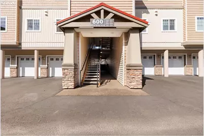 600 NW Lost Springs Ter #301, Portland, OR 97229 - Photo 3
