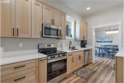 275 Monmouth St, Independence, OR 97351 - Photo 15