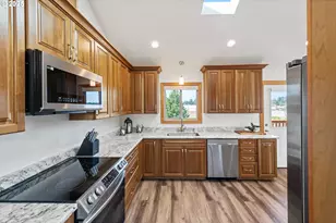 2460 Stephanie Ln, North Bend, OR 97459 - Photo 11