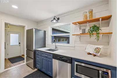 6716 NE 25th Ave, Portland, OR 97211 - Photo 9