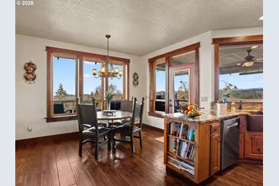 7118 Grandview Ave, Scotts Mills, OR 97375 - Photo 21