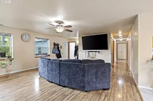 144 Bunting Ct, Roseburg, OR 97471 - Photo 13