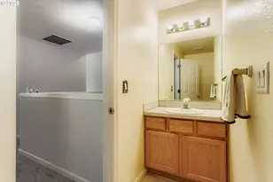 555 NW Hertel St, Hillsboro, OR 97124 - Photo 23