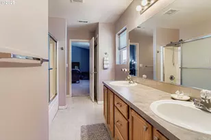555 NW Hertel St, Hillsboro, OR 97124 - Photo 19