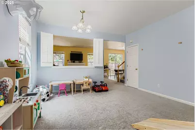 555 NW Hertel St, Hillsboro, OR 97124 - Photo 5