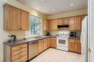 555 NW Hertel St, Hillsboro, OR 97124 - Photo 11