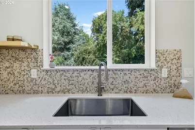 8213 N Swenson St, Portland, OR 97203 - Photo 15