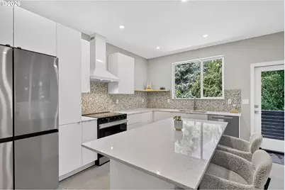 8213 N Swenson St, Portland, OR 97203 - Photo 13