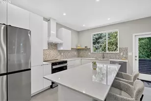 8213 N Swenson St, Portland, OR 97203 - Photo 13
