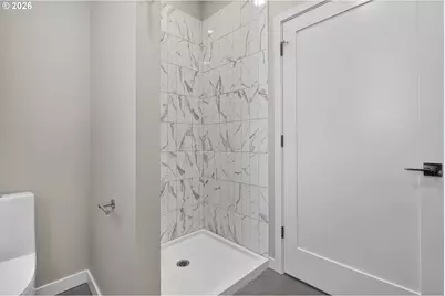 8213 N Swenson St, Portland, OR 97203 - Photo 37