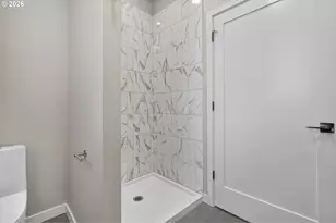 8213 N Swenson St, Portland, OR 97203 - Photo 37