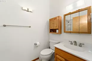 11990 Artlin Rd, Grants Pass, OR 97526 - Photo 15