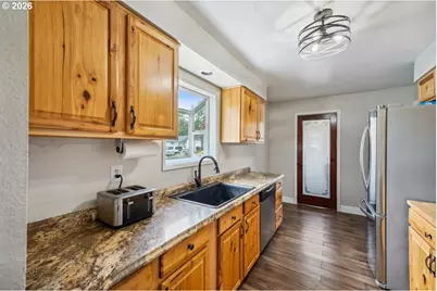 3381 Nebraska St, Longview, WA 98632 - Photo 11