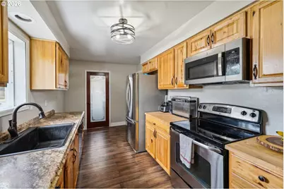 3381 Nebraska St, Longview, WA 98632 - Photo 9