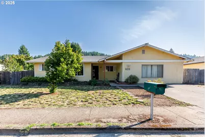 47711 Commercial St, Oakridge, OR 97463 - Photo 1