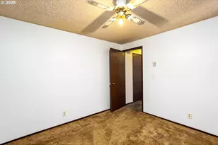 47711 Commercial St, Oakridge, OR 97463 - Photo 21