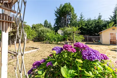 47711 Commercial St, Oakridge, OR 97463 - Photo 27