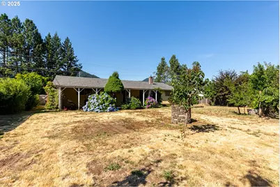 47711 Commercial St, Oakridge, OR 97463 - Photo 29