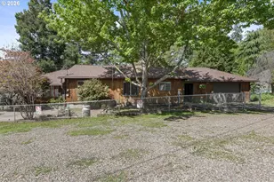 1103 4th Ave, Gold Hill, OR 97525 - Photo 5