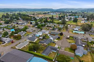 4004 Elmwood St, Tillamook, OR 97141 - Photo 27