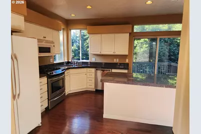 11513 SW Bambi Ln, Portland, OR 97223 - Photo 9