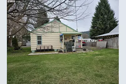 220 Kellog St, Halfway, OR 97834 - Photo 13