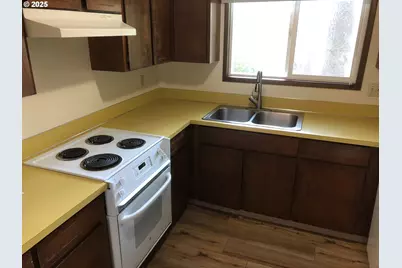 1126 SE Rummel St, McMinnville, OR 97128 - Photo 5