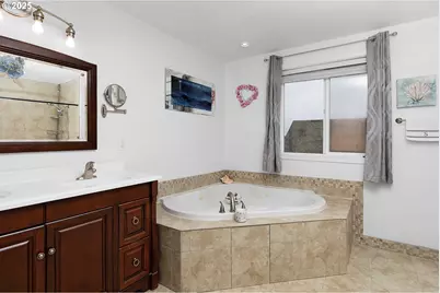 860 NE Ventura St, Roseburg, OR 97470 - Photo 21