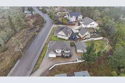 860 NE Ventura St, Roseburg, OR 97470 - Photo 27
