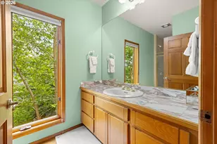 1700 Village Park Ln, Lake Oswego, OR 97034 - Photo 9